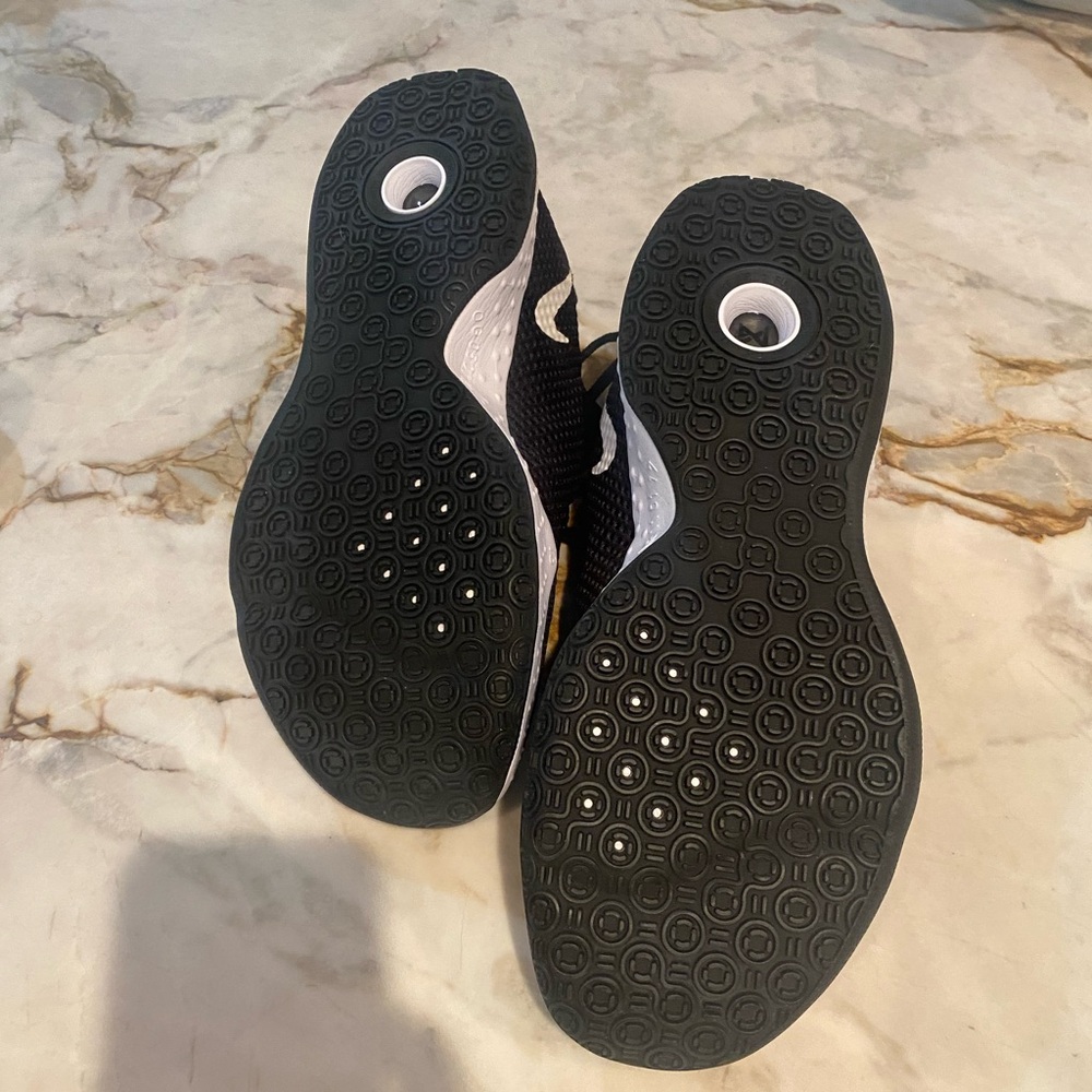 Nike PG4 TB Promo Paul George Black + White Basketball Shoe, size 11, never worn